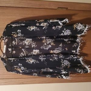 Size M Black Floral Kimono